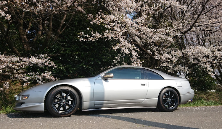フェアレディZの桜と愛車・桜とコラボ・RSワタナベに関するカスタム事例の投稿画像4枚目