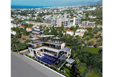 House with pool and terrace 3