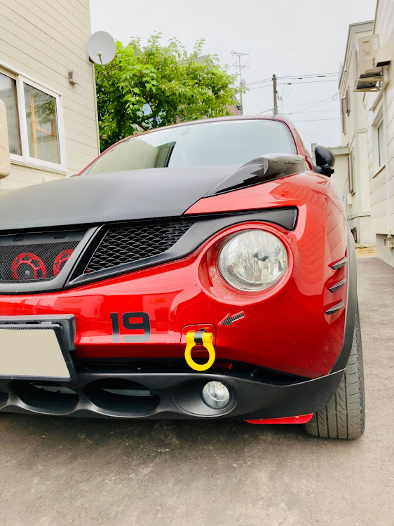 ジュークのDIY・牽引フック塗装・洗車がしたいに関するカスタム事例の投稿画像1枚目