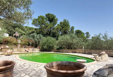 Villa with pool and terrace 3