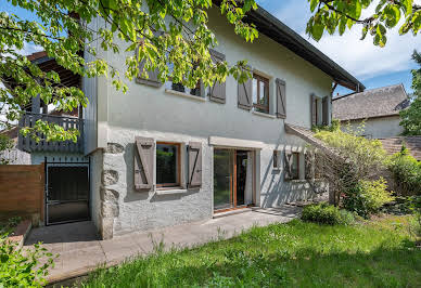 House with garden and terrace 17