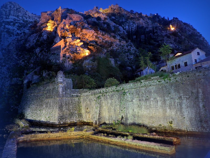 MONTENEGRO - CRNA GORA... ¡YA ERA HORA! - Blogs de Montenegro - Introducción - Explorando Kotor (14)