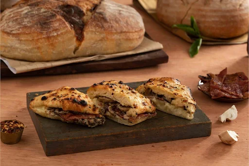 Sourdough Garlic Bread With Crispy Bacon & Mushroom