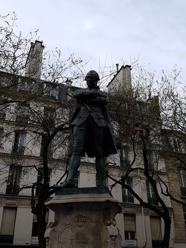 Statue De Pierre-Augustin Caron De Beaumarchais