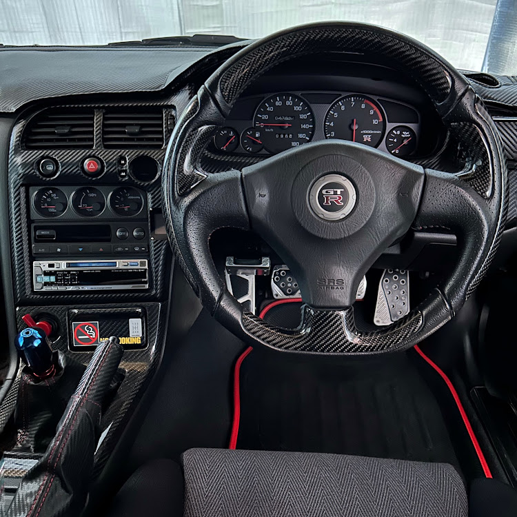 スカイライン GT-RのBBS LM・みんなのステアリングが見たい・ロブソンデザイン・カーボンステアリング・舞鶴赤れんがパークに関するカスタム事例の投稿画像1枚目