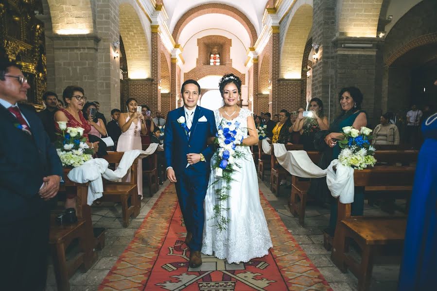 Fotografo di matrimoni Neils Oscategui Mallqui (neilsoscategui). Foto del 28 marzo 2020