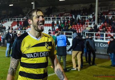 Lierse-aanvoerder neemt 'omstreden' coach in bescherming: "Verwachten ze dan dat hij ons als meisjes aanspreekt?"