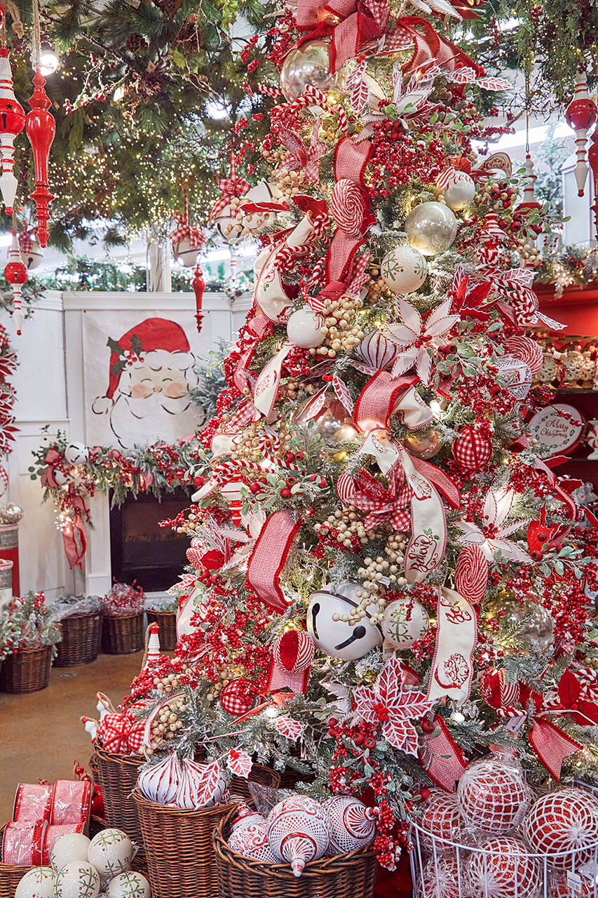 40 Best Christmas Tree Trends & Decorating Ideas for 2023