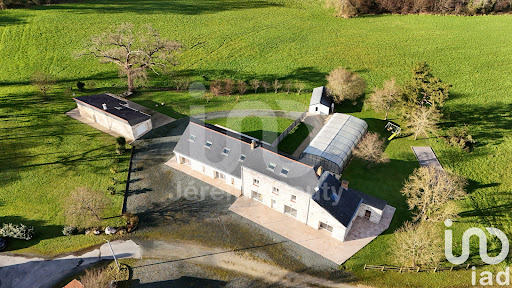 House with pool and terrace 1