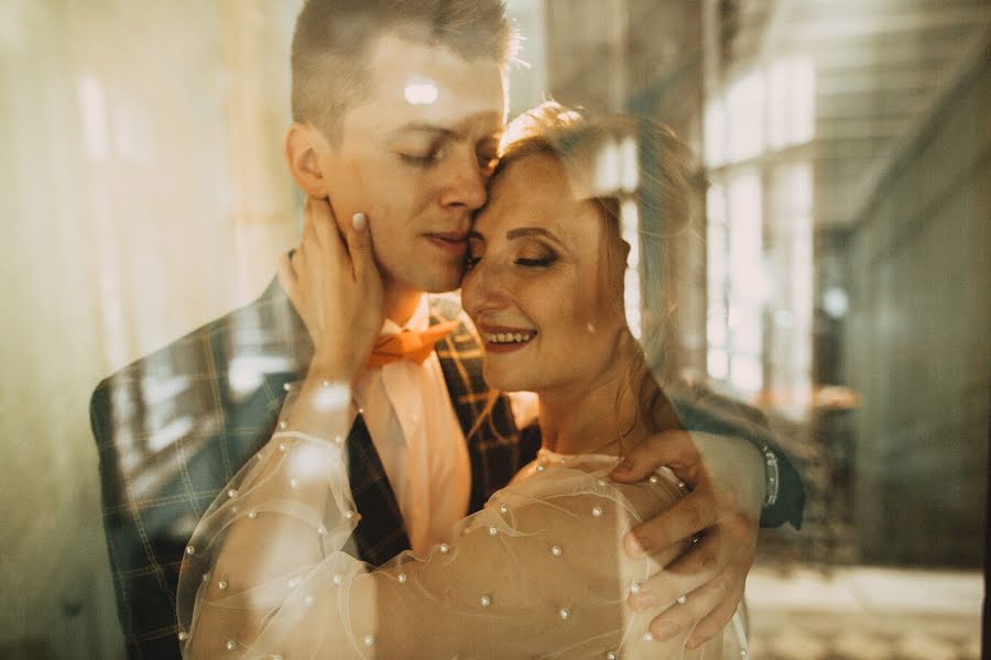 Wedding photographer Tanya Karaisaeva (tanikaraisaeva). Photo of 1 April 2020