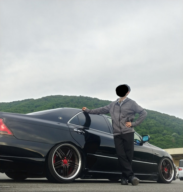 アルファードのJ-AutoShow・偶然発見やっさん'sクラウン・渋すぎ厳つすぎオーラやばすぎ・一時間ここで遊んでた・やっぱり大好き💕に関するカスタム事例の投稿画像4枚目