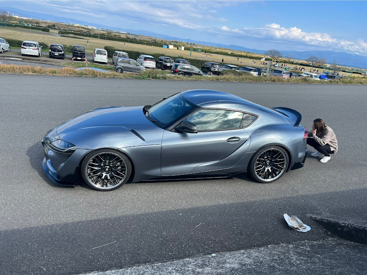 スープラのアイスグレーメタリック・大人シンプルスタイル・自己満・撮影ドライブ・代車に関するカスタム事例の投稿画像1枚目