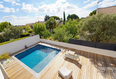 Maison avec piscine et terrasse 2