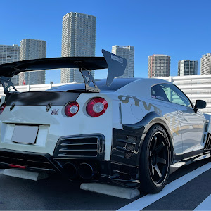 NISSAN GT-R