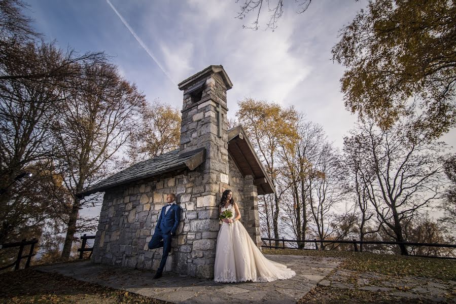 Fotógrafo de casamento Marius Balan (fotoemotii). Foto de 30 de novembro 2017