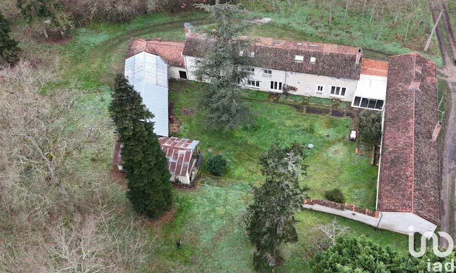 Vente maison 10 pièces 285 m² à Monts-sur-Guesnes (86420), 298 000 €