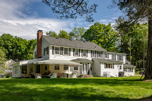 Buy this luxury property in Watertown (United States)