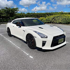 NISSAN GT-R