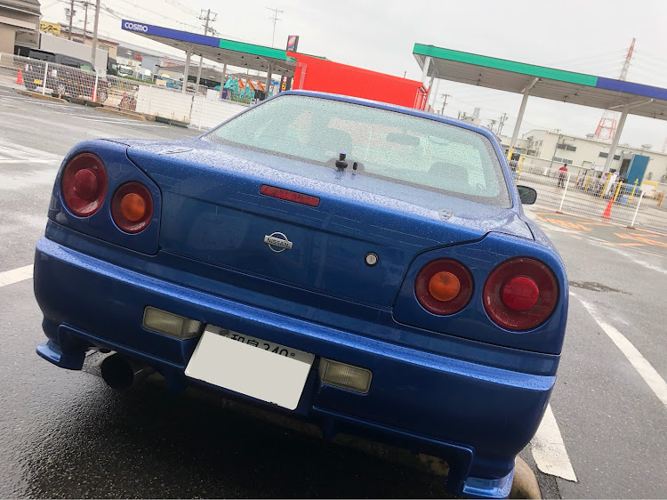 スカイラインクーペのドライブ・DIY・スカイライン・リアスポイラー交換に関するカスタム事例の投稿画像2枚目