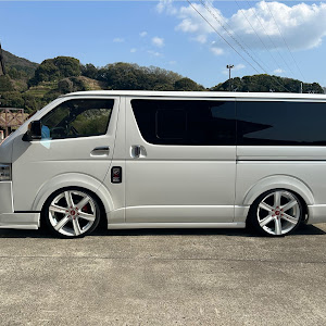ハイエースバン TRH200V