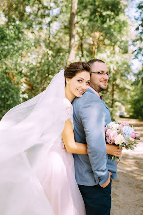 Fotografo di matrimoni Yulenka Tuz (tuz777). Foto del 10 settembre 2019