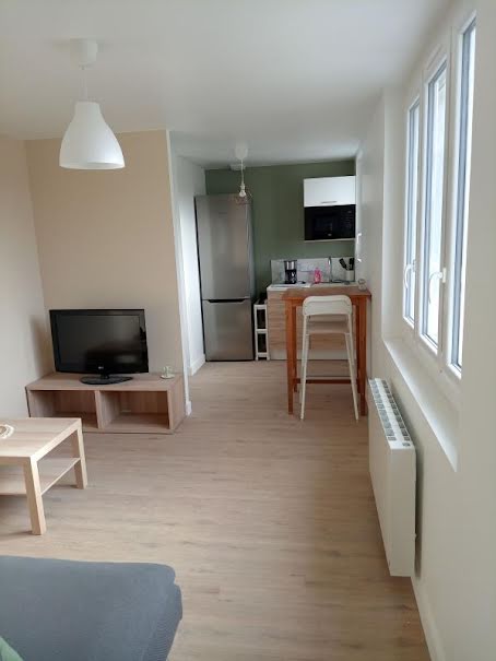 Location meublée appartement 2 pièces 28 m² à Cholet (49300), 695 €