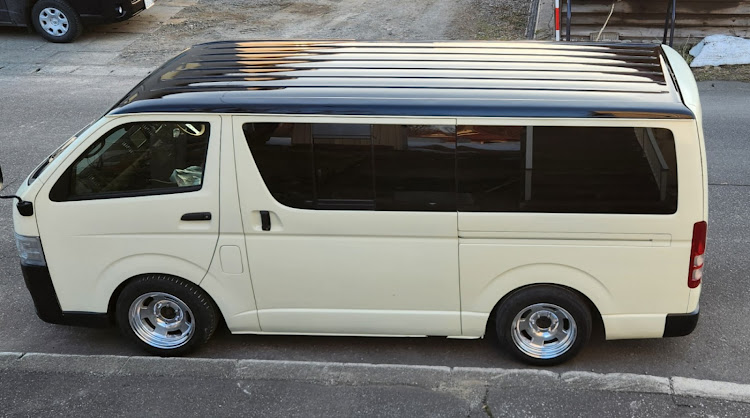 ハイエースバンのミッキートンプソン・4WD・4駆・塗装・DIYに関するカスタム事例の投稿画像3枚目