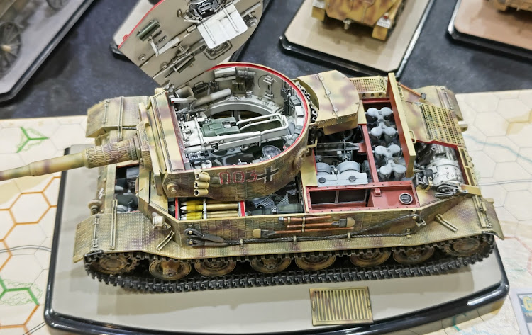 スカイラインのプラモデル・巌流会・シーモール下関・展示会・M.F.U（モデルファクトリー宇部）に関するカスタム事例の投稿画像13枚目