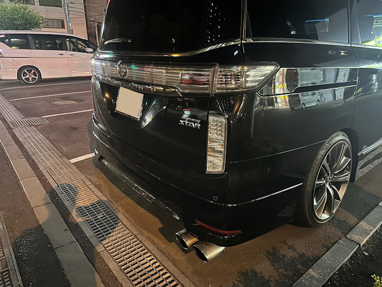 エルグランドのマフラー交換・柿本改・4WD・センターマフラー・リアマフラーに関するカスタム事例の投稿画像2枚目