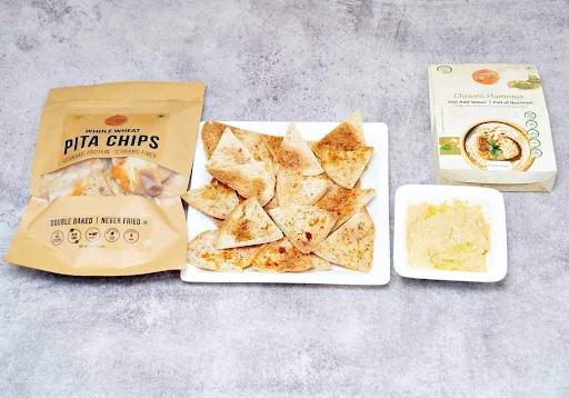 Classic Hummus With Pita Chips