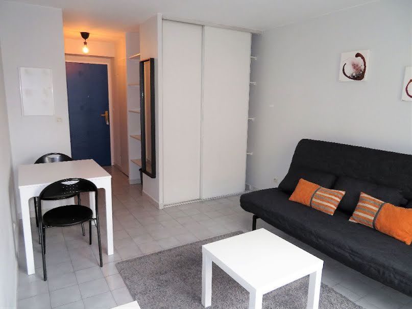 Location meublée appartement 1 pièce 19 m² à Lyon 7ème (69007), 570 €