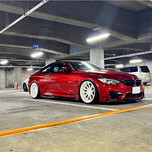 M4 クーペ F82