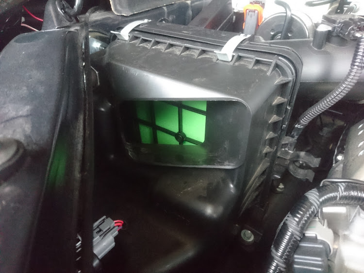 インプレッサ スポーツのDIY・エアクリーナー交換・HKSに関するカスタム事例の投稿画像1枚目