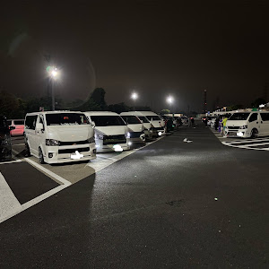 ハイエースバン TRH200V