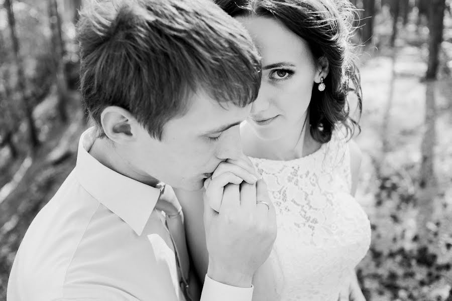 Fotógrafo de casamento Yuliya Givis (givis). Foto de 29 de agosto 2016