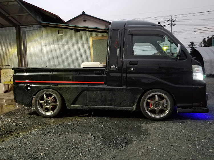 ハイゼットジャンボのエアロ取付・タイヤ交換・ホイールマッチング・ハイゼットトラック・猫の日に関するカスタム事例の投稿画像4枚目