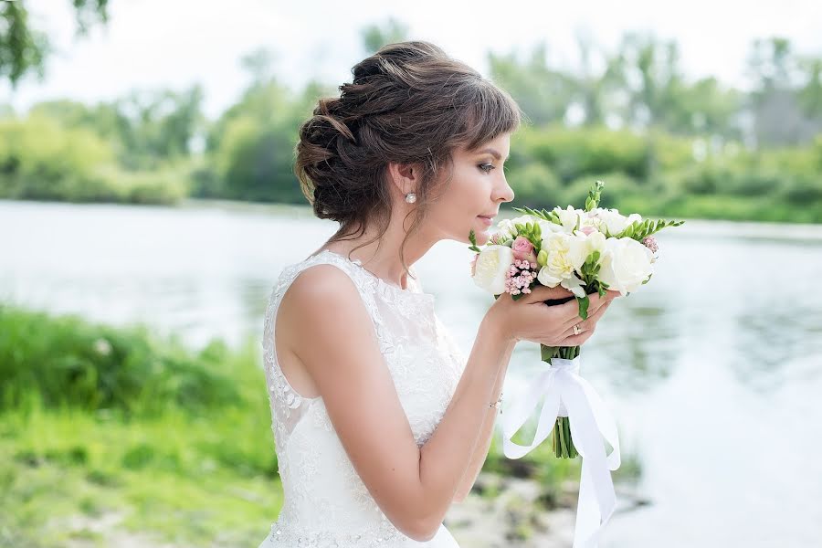 Fotógrafo de casamento Elena Sterkhova (sterhovaelena). Foto de 21 de fevereiro 2018