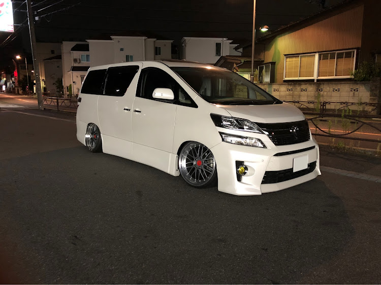 ヴェルファイアの復活！・車高調整・ツラ出し・DIYに関するカスタム事例の投稿画像1枚目