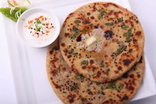 Pyaz Mirchi Paratha