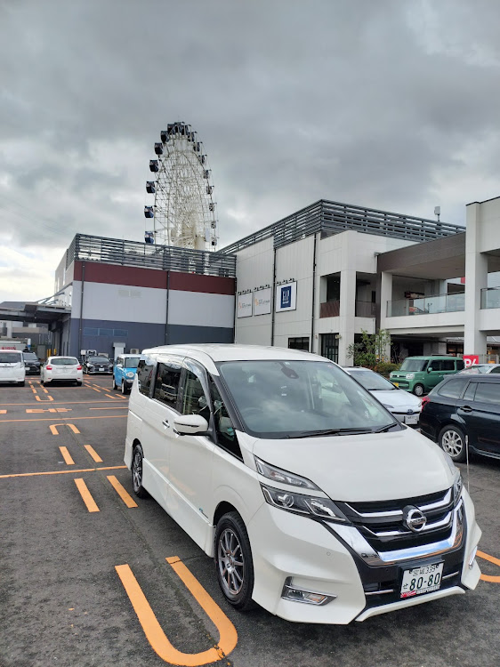 セレナの12月もよろしくお願いします・妻のアッシー君🚙に関するカスタム事例の投稿画像1枚目