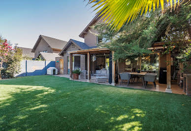 Maison avec jardin et terrasse 10