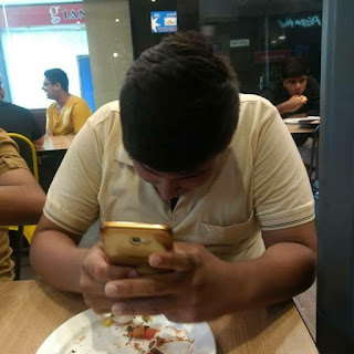 Geetansh Mahajan at Pizza Hut, Janakpuri,  photos