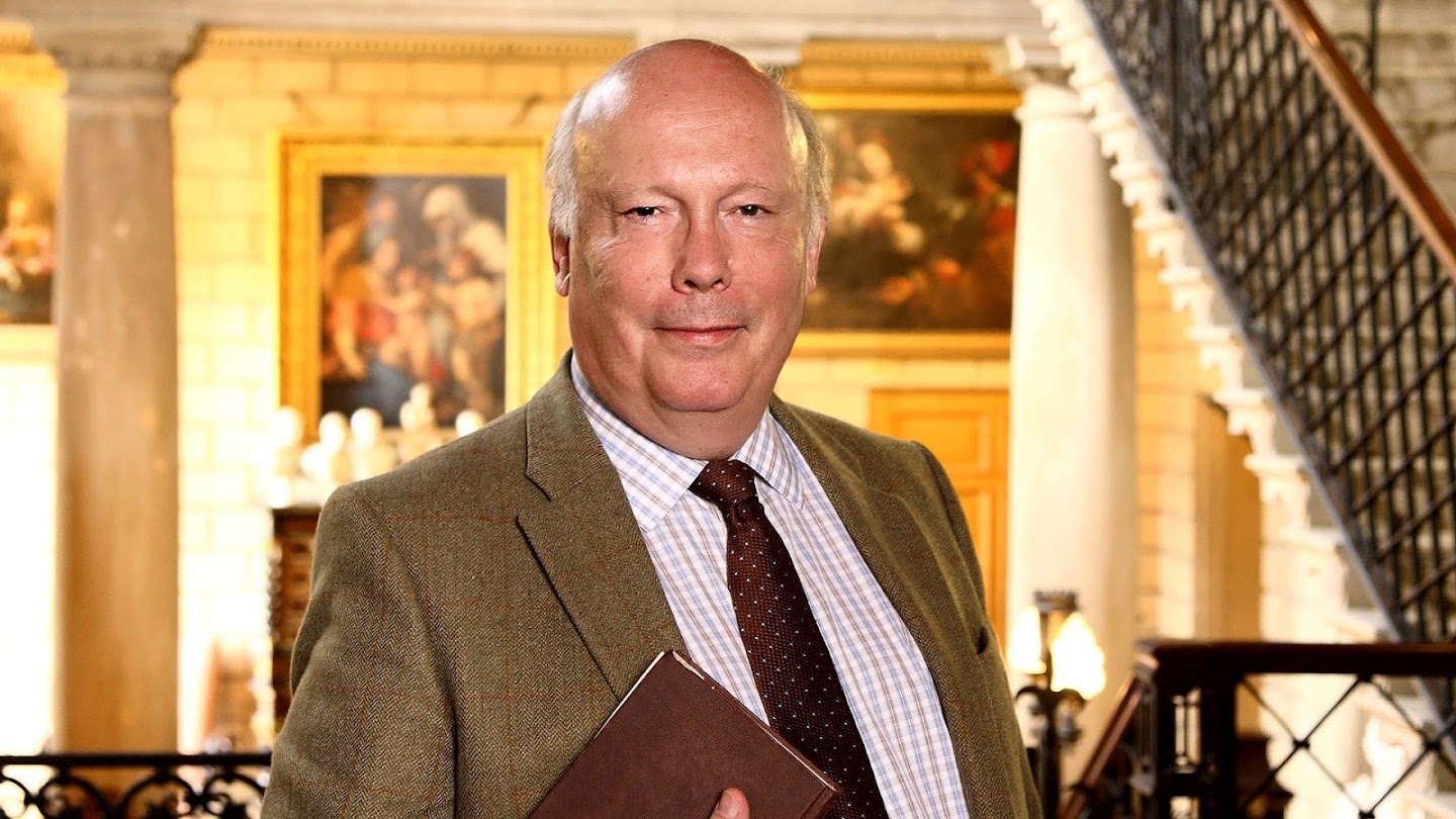 Great Houses with Julian Fellowes