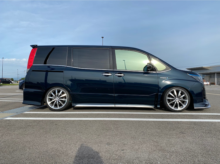 ノアの憧れの車バトン・アルテオン・カムリ・夢のまた夢に関するカスタム事例の投稿画像4枚目