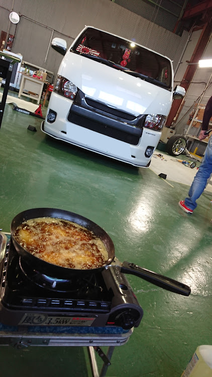 ハイエースバンの100系ハイエース・作業オフ・KAZU FACTORY・手羽先・遊vehicleに関するカスタム事例の投稿画像9枚目