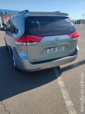 продам авто Toyota Sienna Sienna III фото 3