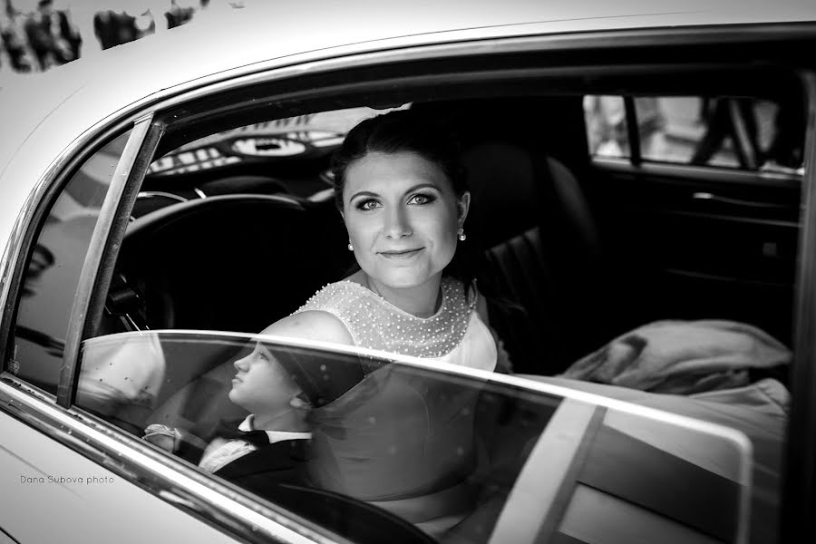 Fotógrafo de casamento Dana Šubová (ubov). Foto de 18 de junho 2016