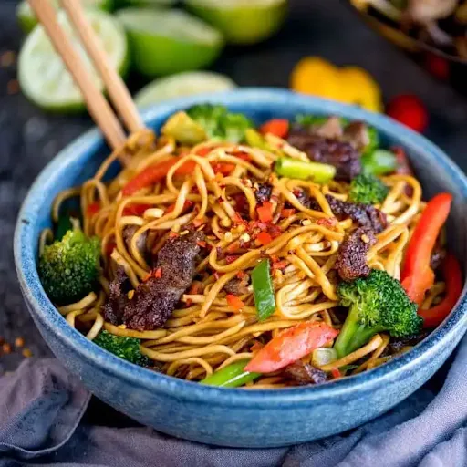 Chilli Fried Noodles + Coke (500 Ml)