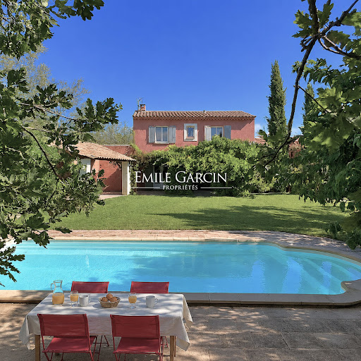 House with pool and garden 3