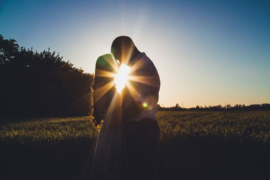 Fotógrafo de casamento Irina Selezneva (remeslove). Foto de 11 de junho 2015